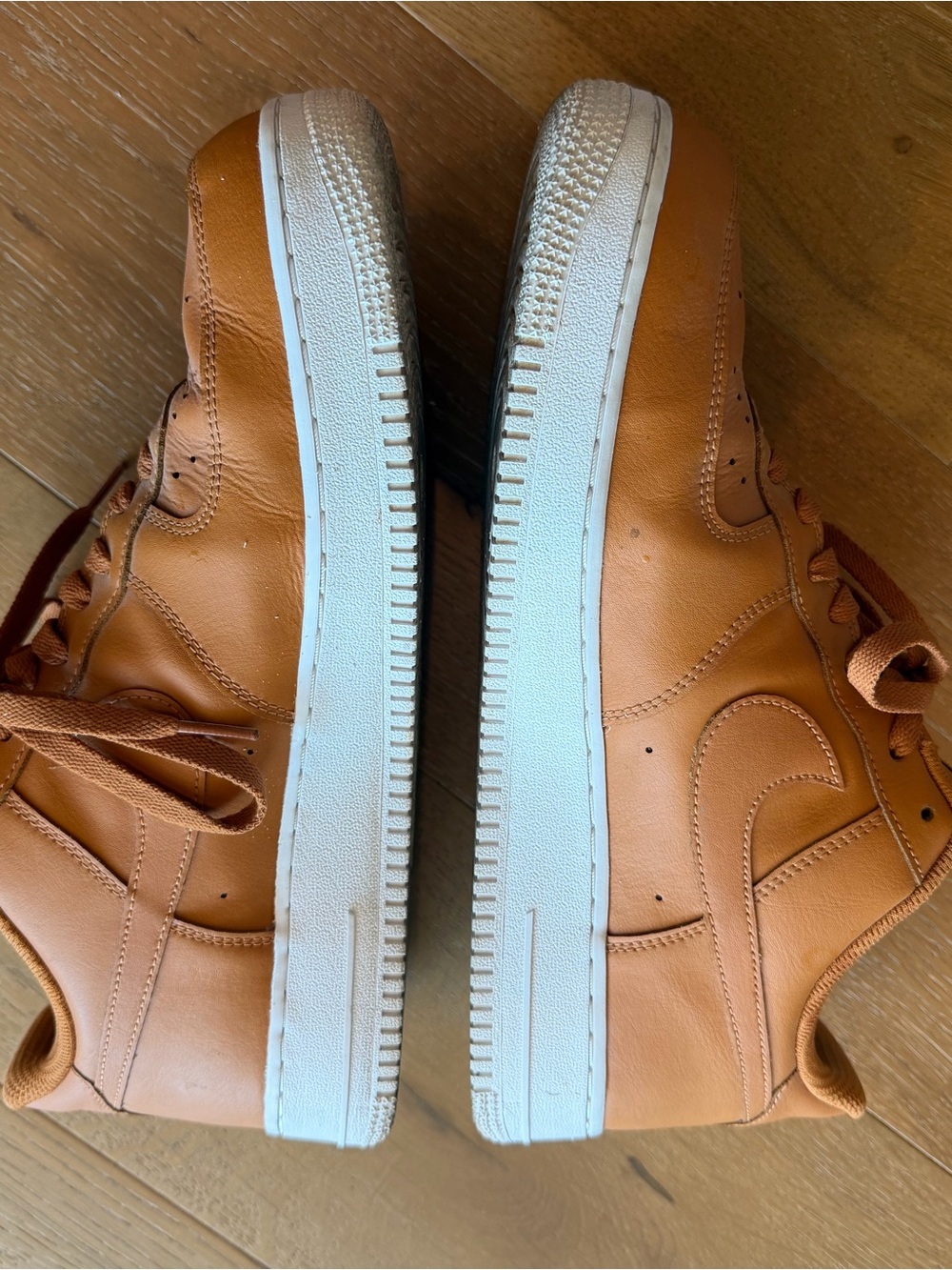 Nike Men’s Air Force 1s Tan Leather - Picture 3 of 3